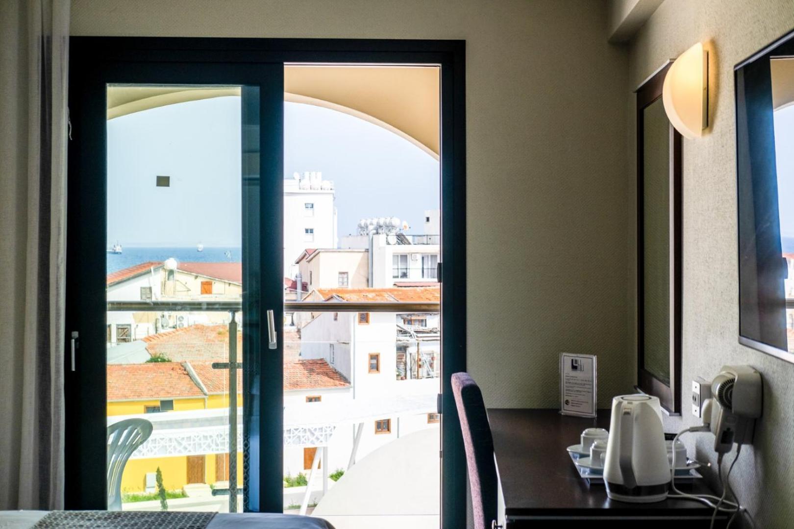 Livadhiotis City Hotel Larnaca Exterior foto